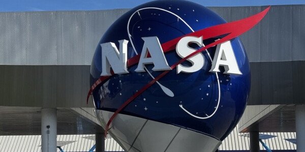 D7BD46CE-F088-4E2B-8D72-55EE647DB5D3_1_102_o